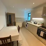 Spacious Shared Double Bedroom In London