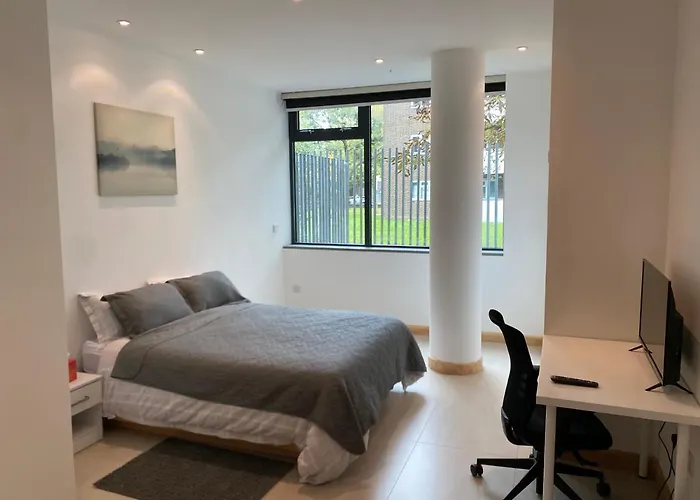 Spacious Shared Double Bedroom In London