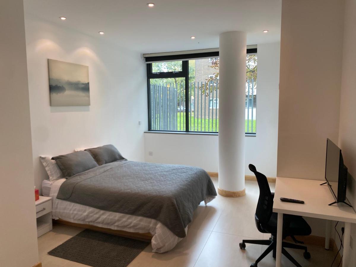 Spacious Shared Double Bedroom In Londra