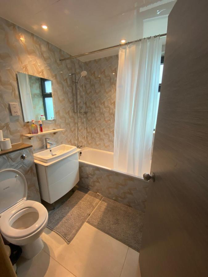 Alloggio in famiglia Spacious Shared Double Bedroom In