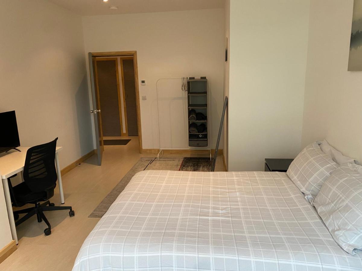 Spacious Shared Double Bedroom In *