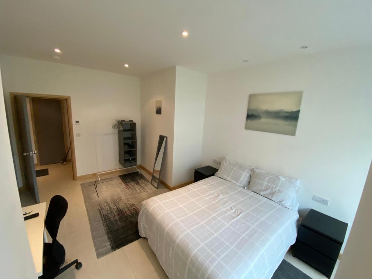 Alloggio in famiglia Spacious Shared Double Bedroom In